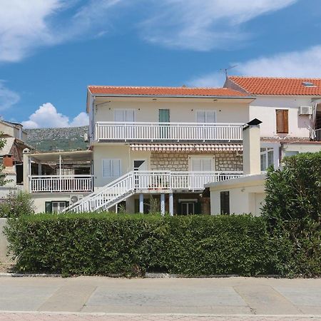 2 Bedroom Stunning Apartment In Kastel Kambelovac Kaštela Buitenkant foto