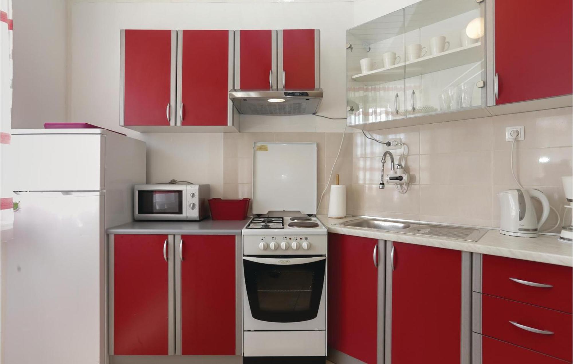 2 Bedroom Stunning Apartment In Kastel Kambelovac Kaštela Buitenkant foto